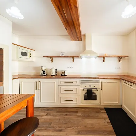 Casa Da Avolita, By Rent2u, Lda * Arco da Calheta (Madeira)