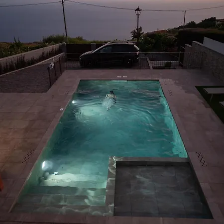 Casa Da Avolita, By Rent2u, Lda * Arco da Calheta (Madeira)